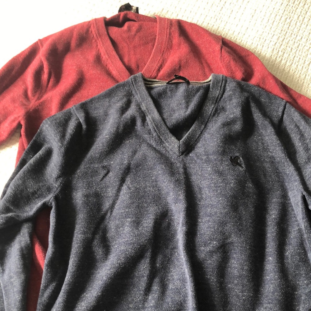 Bundle of 2 Men’s Express Pullover Sweaters